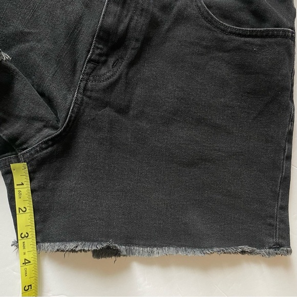 Madewell High-Rise Denim Shorts in Lunar Wash - Picture 7 of 12